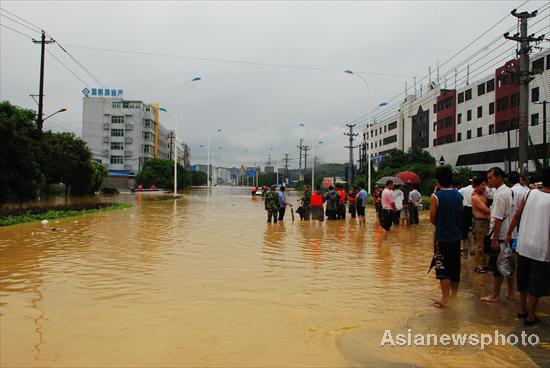 E China city inundated by heavy rains