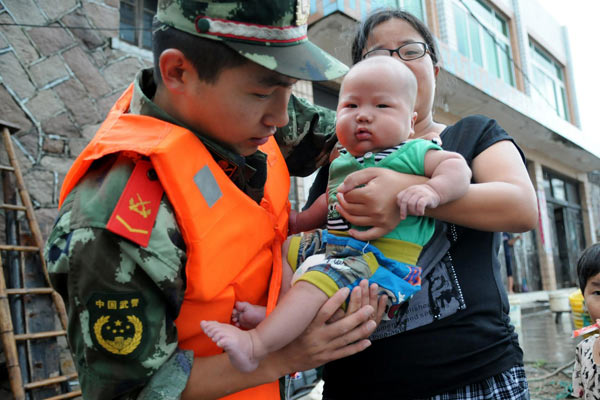 Typhoon Haikui forces 1.5m to evacuate in Zhejiang