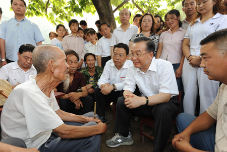 Reconstruction in quake-hit Shaanxi, Gansu to be complete by 2010