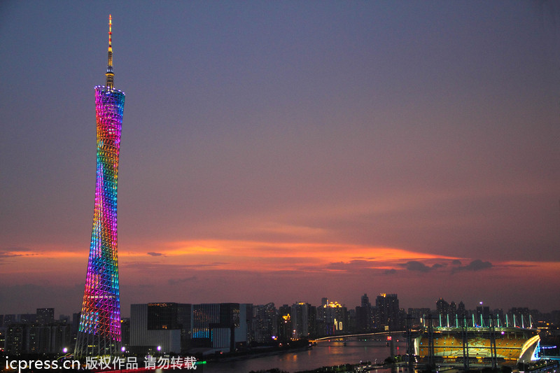 Smog makes colorful world into gray one