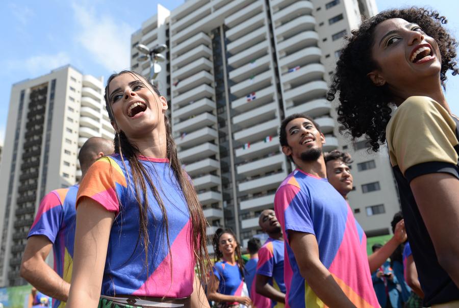 Chinese Paralympic delegates attend flag-raising ceremony