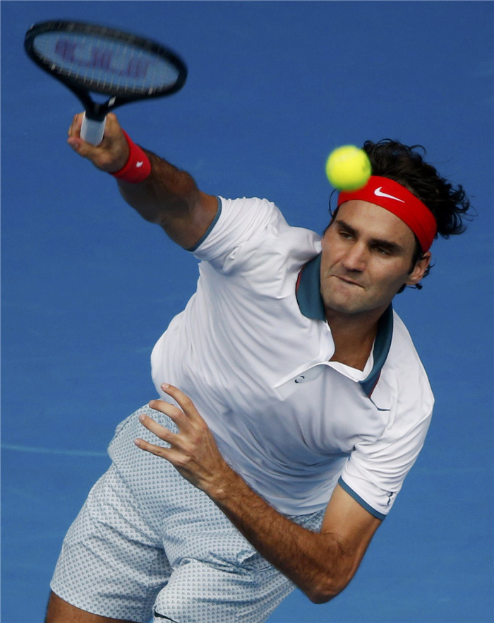 Federer advances to 4th round at Australian Open