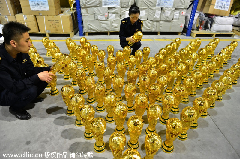 Fake World Cup trophies seized in E.China