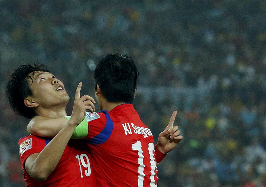 South Korea beats Iraq 2-0 to reach Asian Cup final