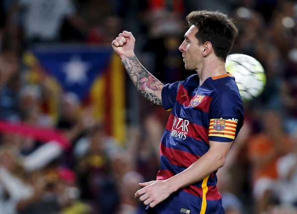 Messi at the double as Barca defeat Levante to remain top in Spain