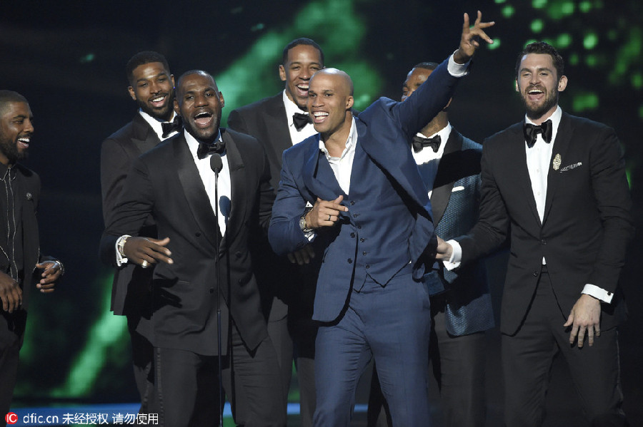 Sports stars kick goals at ESPY Awards