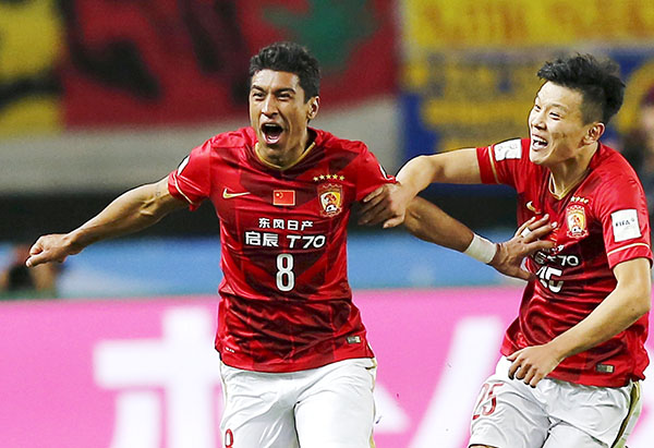 Guangzhou Evergrande midfielder Paulinho earns Brazil recall