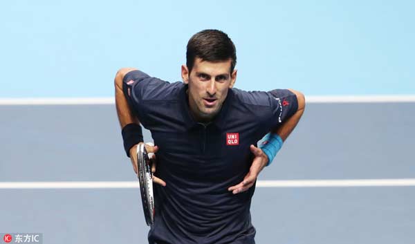 Djokovic remains perfect, Raonic reaches last four