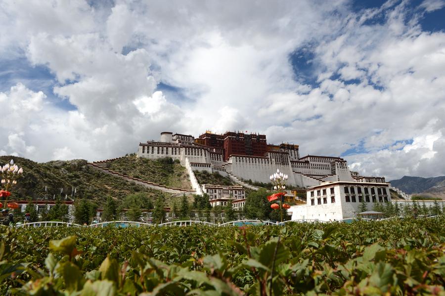 Potala Palace square renovated in Tibet