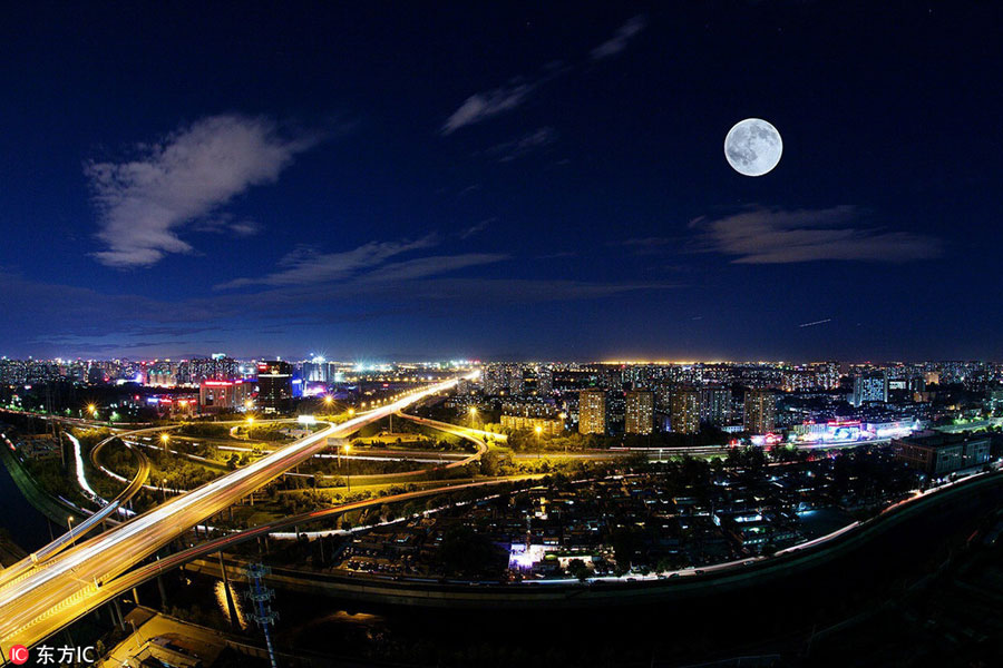 Stunning supermoon lights up the sky in China