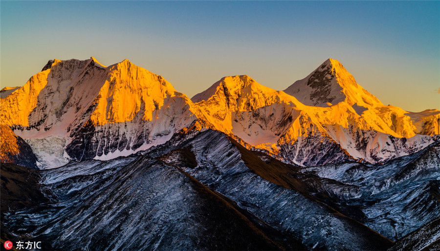 Amazing snowy mountains of Western Sichuan