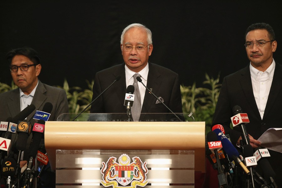 Malaysian PM: Flight MH370 'ended in south Indian Ocean'