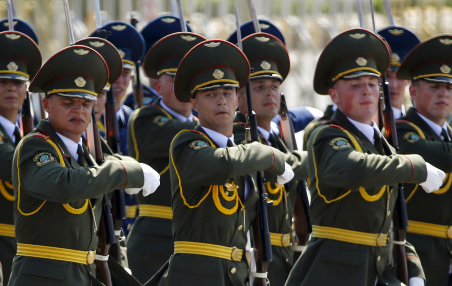 Foreign troops attend V-Day parade