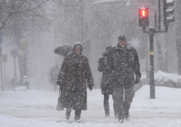 Snow storm causes traffic chaos in Stockholm