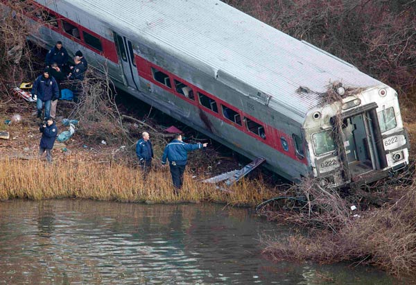 New York train derails, four dead, 63 injured: transit officials