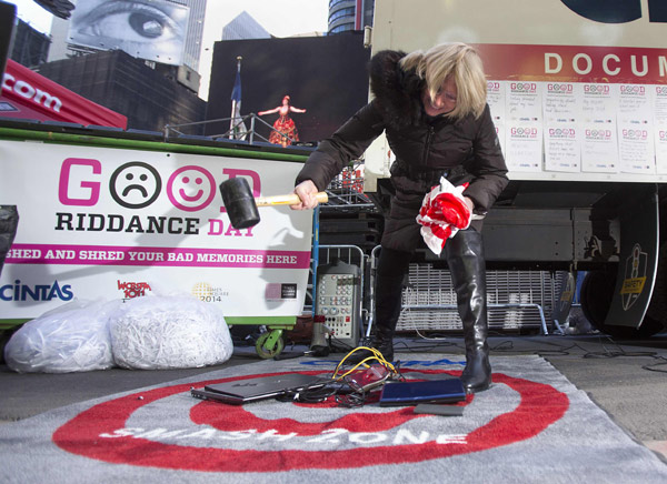 Times Square visitors purge bad memories ahead of the New Year