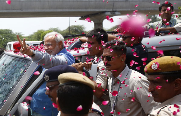 India's Modi gets hero's welcome