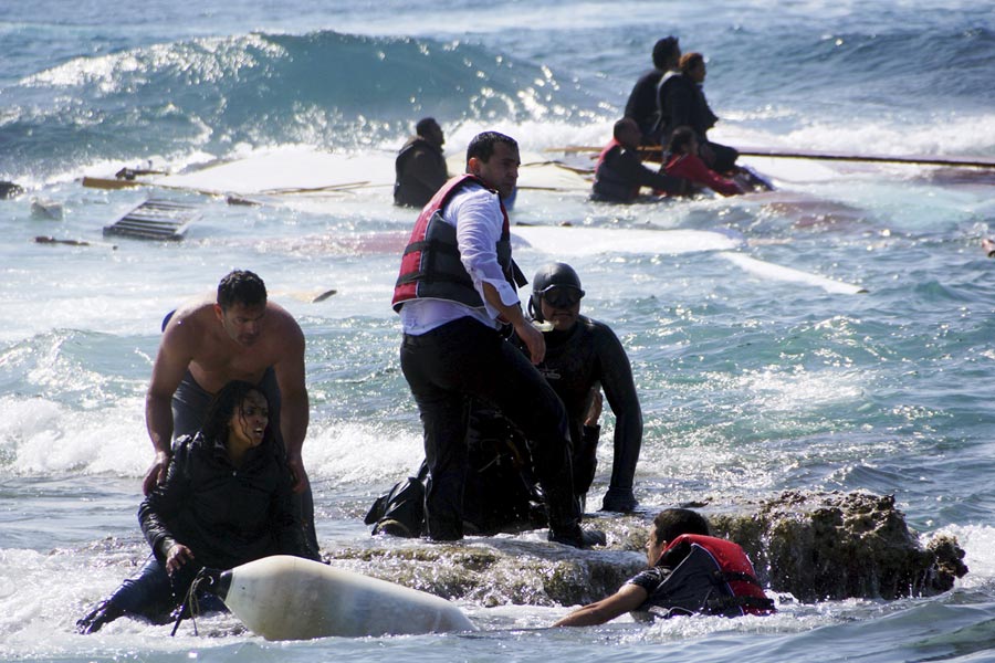 Shock and woe as 900 people feared dead in 2 migrant shipwrecks