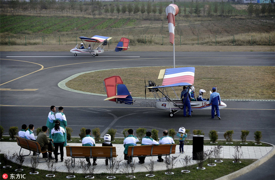 Flying club offers bird's-eye view of Pyongyang