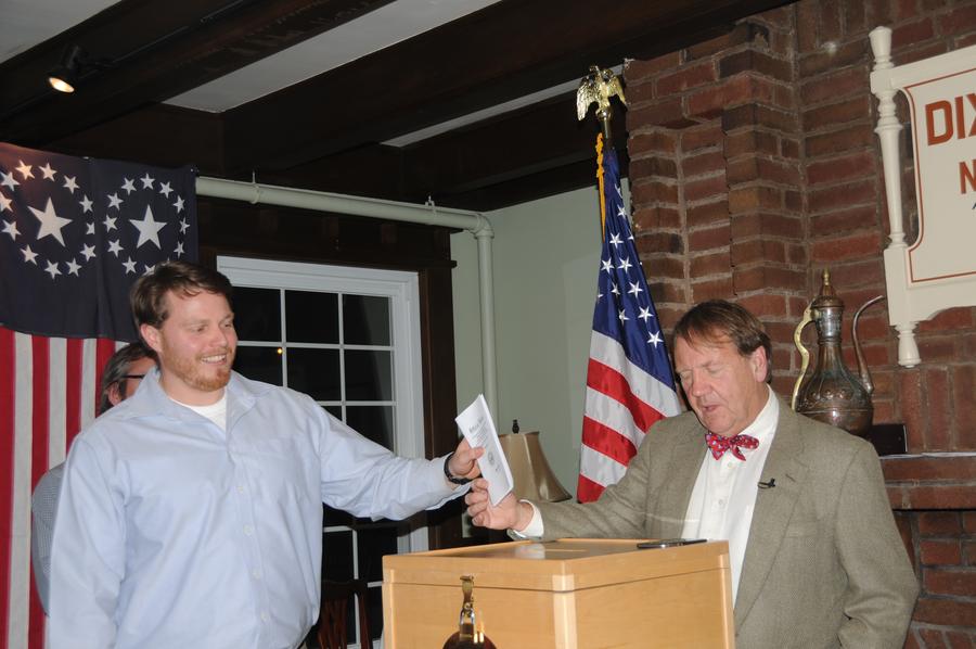 Midnight vote in tiny New Hampshire town kicks off US presidential elections